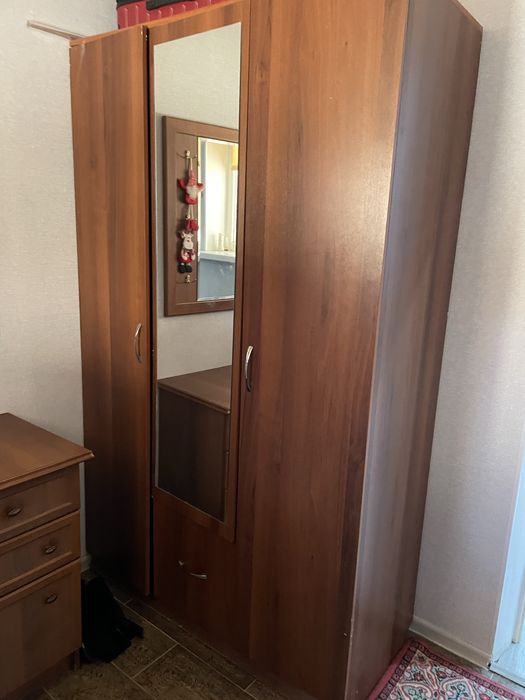 Продам шкафы в прихожией