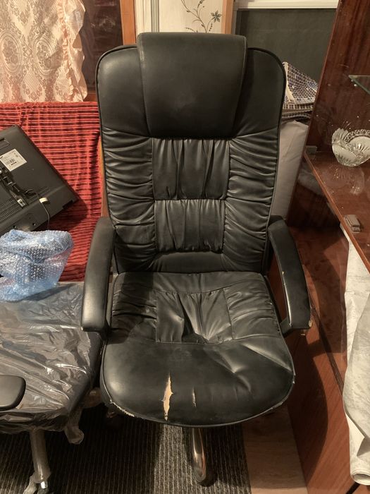 Кресло офисное черное