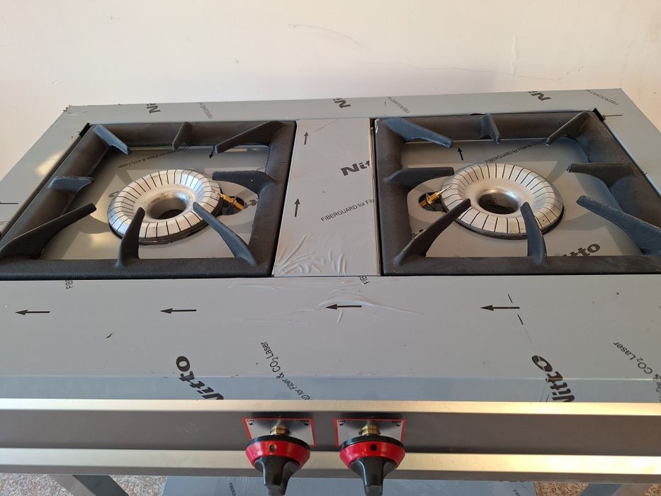 Котлон газов професионален с крака и долен плот защита- СЕ