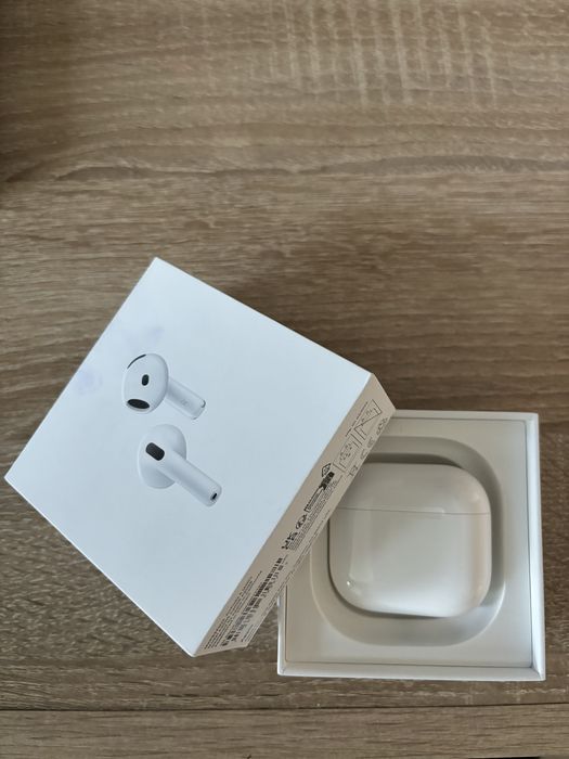 Air Pods 4 Active Noise Cancellation