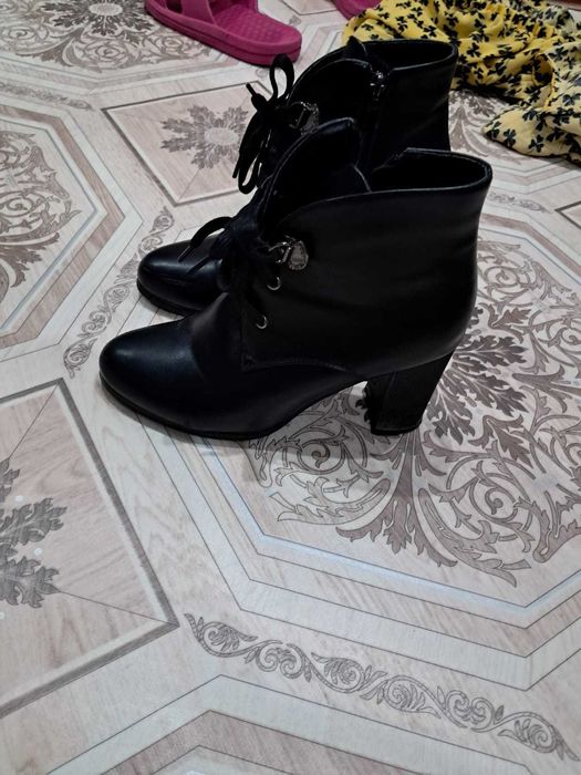 Женская одежда и обувь