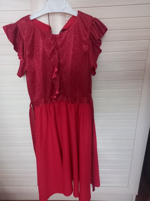 Продам платье разные