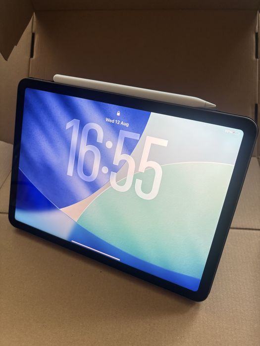 iPad Air 5 (64GB) + Apple Pencil Pro + Husă magnetică | Stare foarte bună