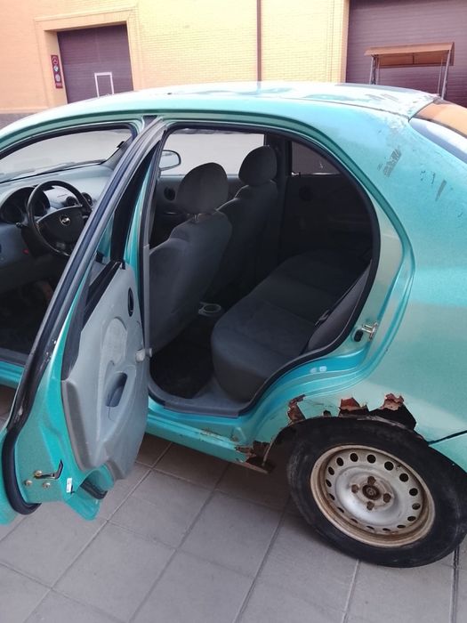 Продам машину chevrolet aveo 2005