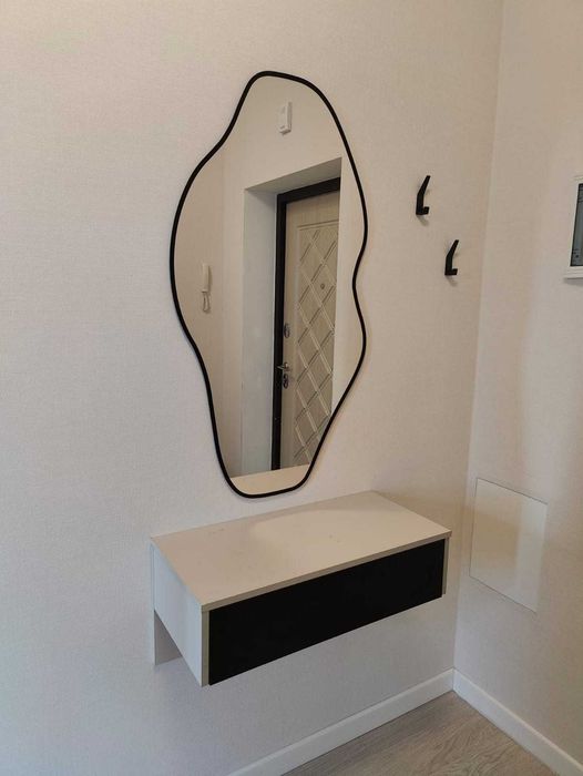 Консоль с выдвижным ящиком