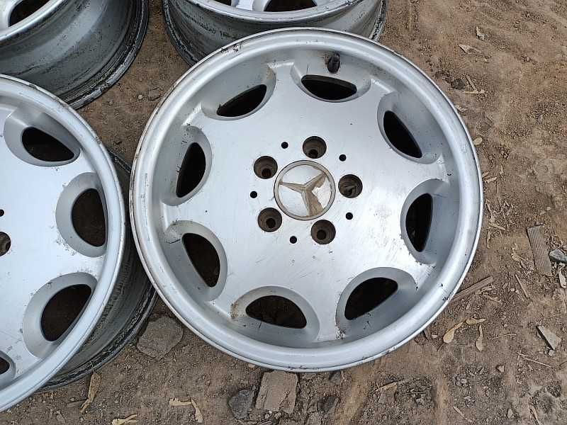 Продам легкосплавные диски на Mercedes