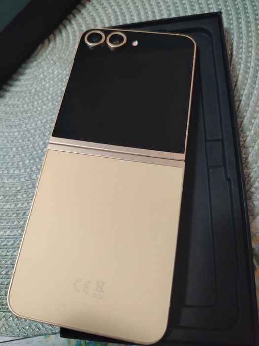 Samsung galaxi z Flip 6