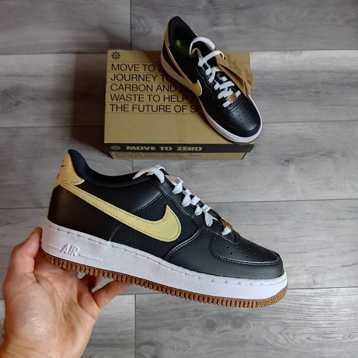 Nike Air Force 1 LV8