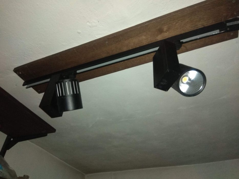 Накладной точечный светильник