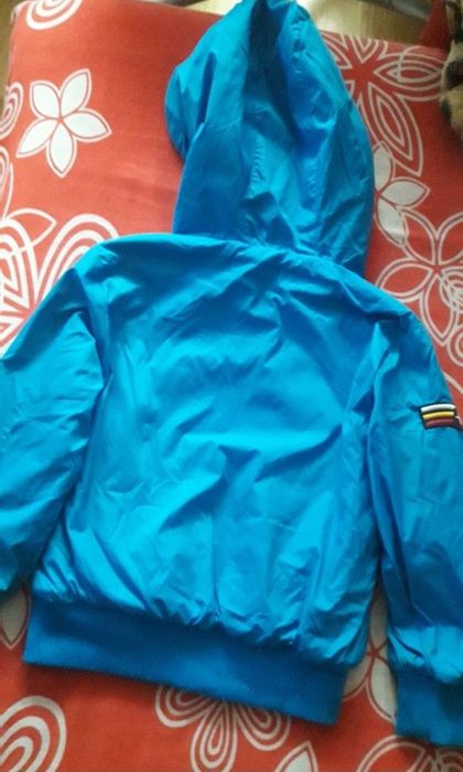 geaca  copii 4-6 ani cu 2 fete si gluga-30;lei