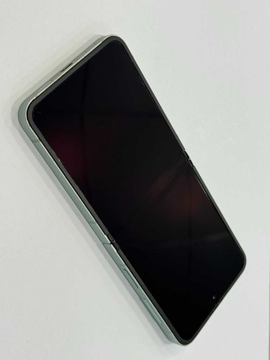 Samsung Galaxy Z Flip6 512GB / 12GB RAM