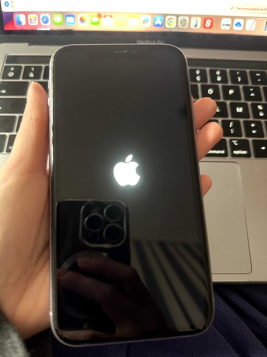iPhone 11 – лилав (Purple), отлично състояние 128gb отключен
