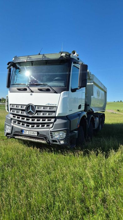 CAMION 8X4 Mercedes
