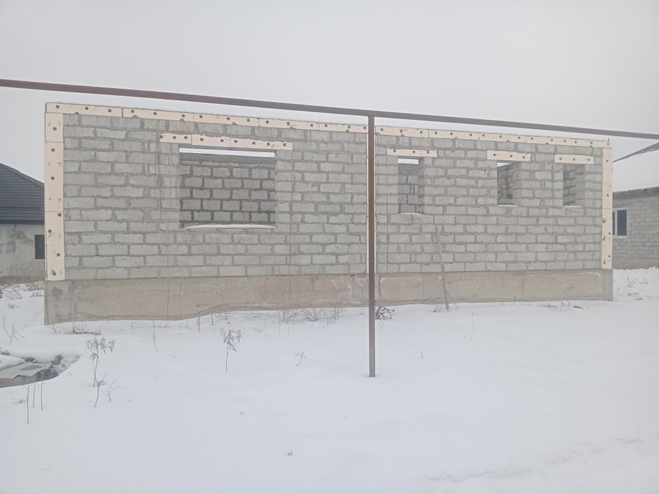 Продам не достройный дом  в казцике