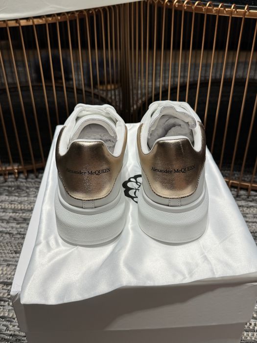 Alexander McQueen White/Gold Дамски Обувки 38EUR + Кутия