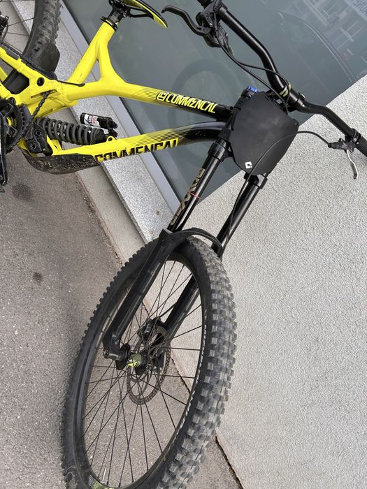 Vand commencal v4 supreme downhill
