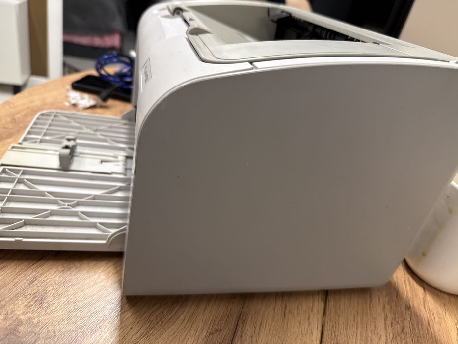 Продам лазерный принтер HP LaserJet P1005.
