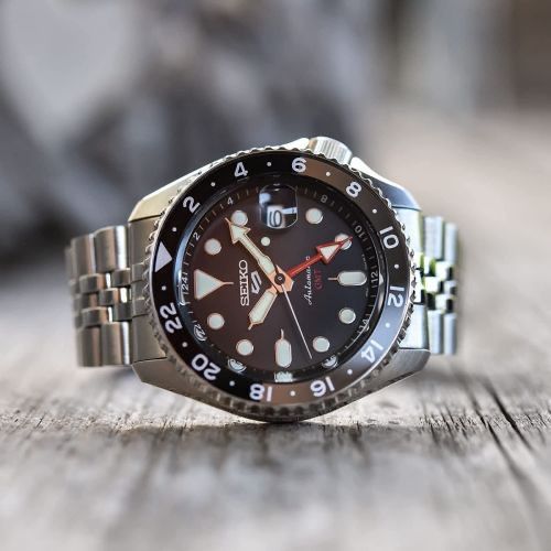 Seiko 5 Sports GMT “Black Grape”