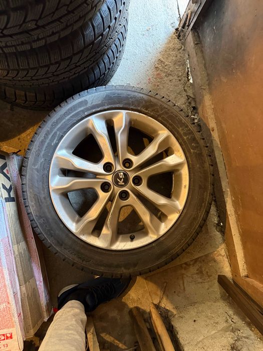 Джанти с гуми Kia 5x114,3 17 оригинални Кия 5х114,3