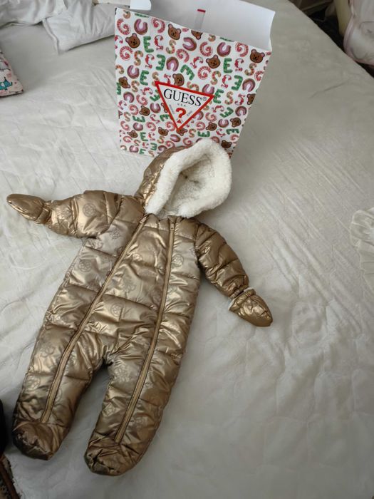 Бебешки ескимос Guess