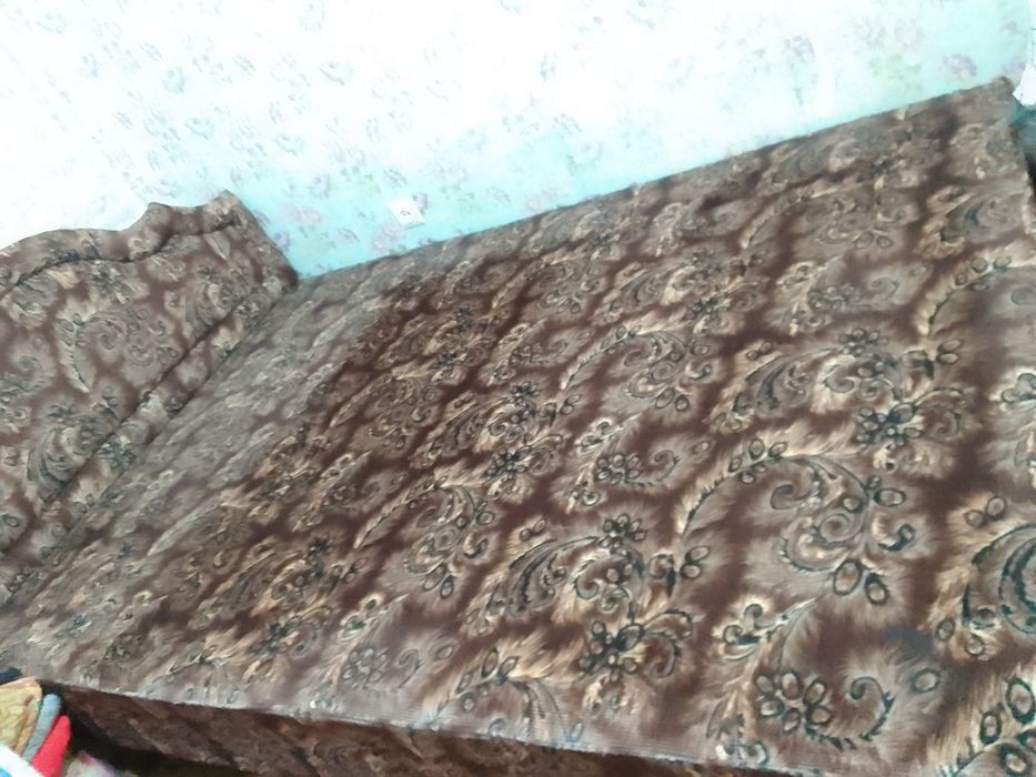 Кровать в хорошем состоянии