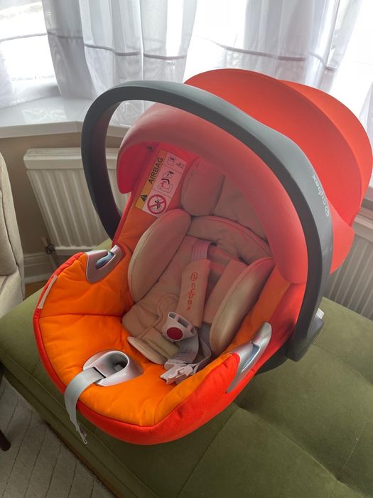 Бебешко столче за кола Cybex с база Aton 2-fix