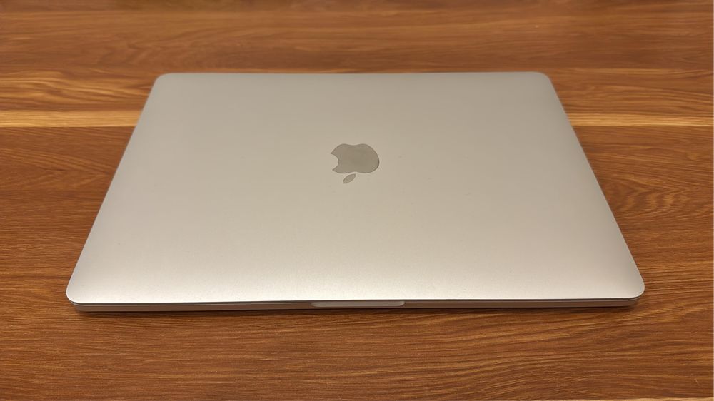 Продам Macbook pro m2 256gig