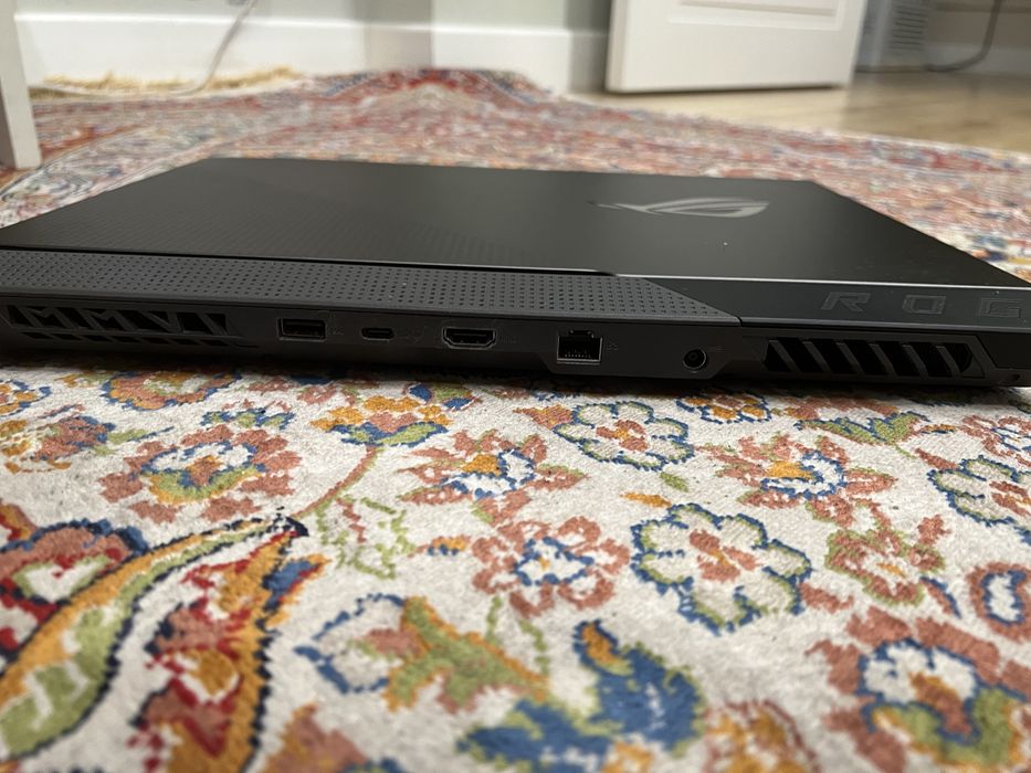 Asus ROG strix G15 G513QR