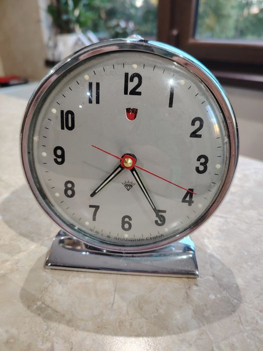 Два ретро часовника