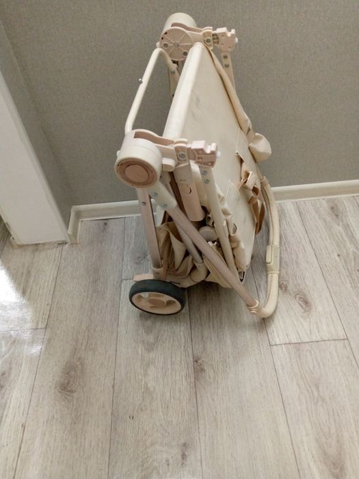 Продам прогулочную коляску