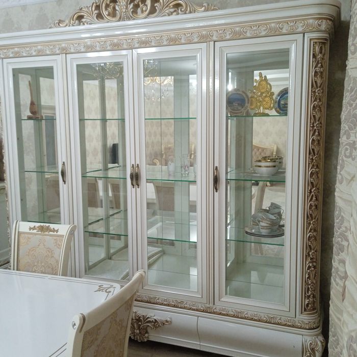 Продам сервант Алсу для гостиной