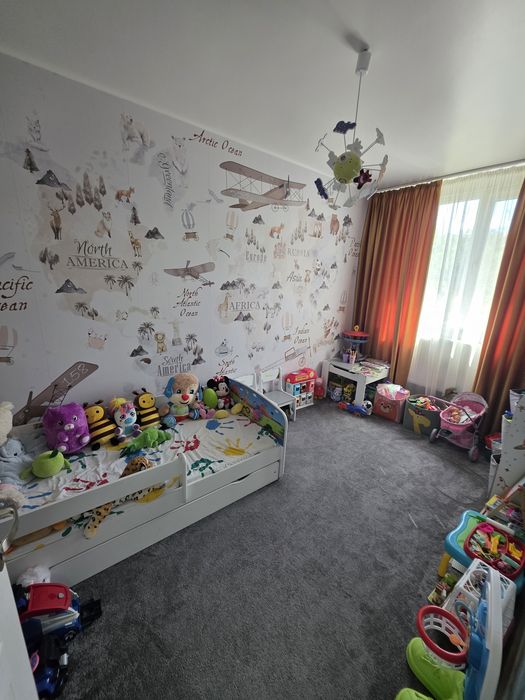 Apartament 3 camere semidecomandat,etaj 1, Tiglina 1 zona Francezi