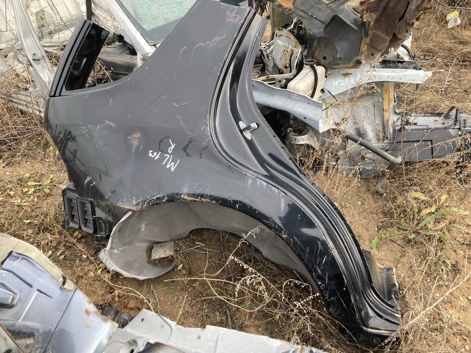 Крыло заднее правое Мерседес ML W163 / Mercedes ML W163