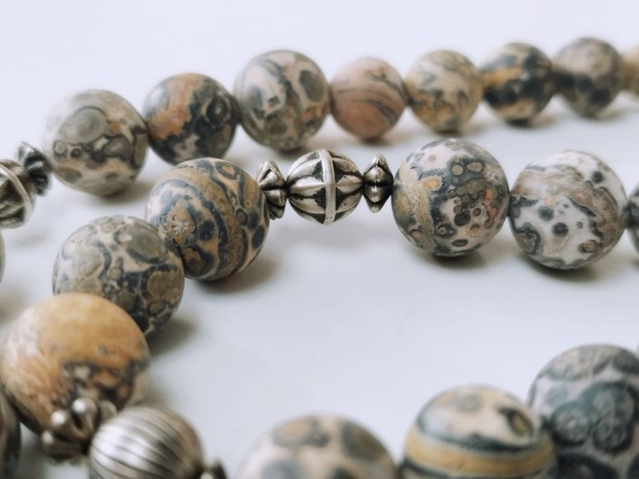 Colier/lant din argint de 925, din pietre de jasp leopard