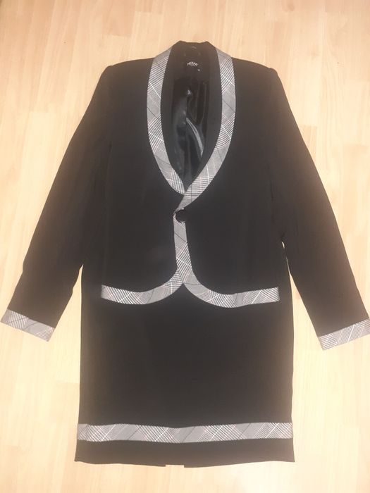 Costum cu 3 piese din stofă marimea 40