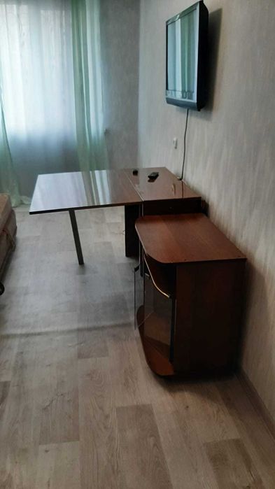 Продам раскладной стол и тумбу