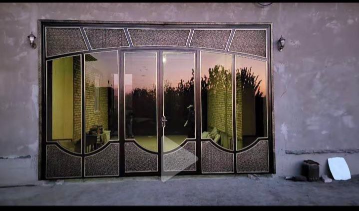 Sifatli darvozalar yasab o'rnatib beramiz.