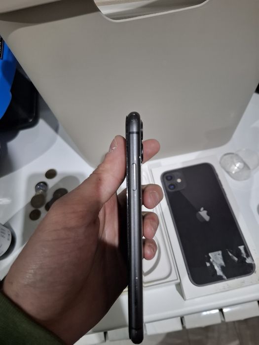 Продам Iphone 11 в идеальном состоянии