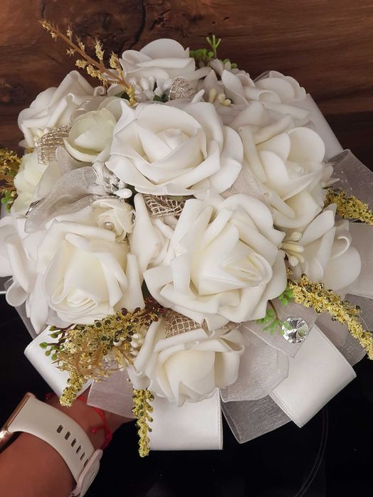 Сватбен букет от изкуствени цветя