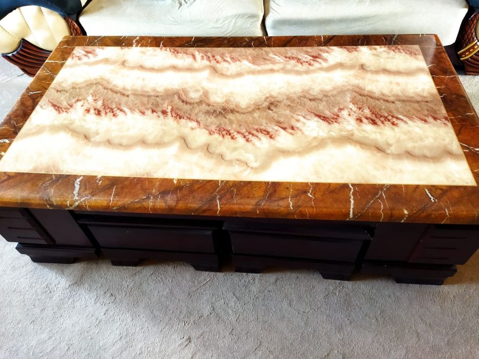 Стол с плитой из гранита