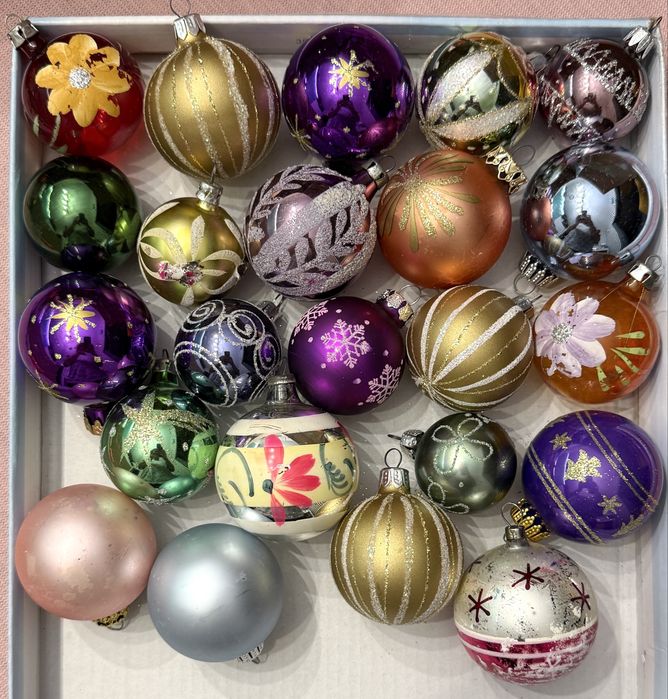 Globuri vechi  pentru pomul de Craciun