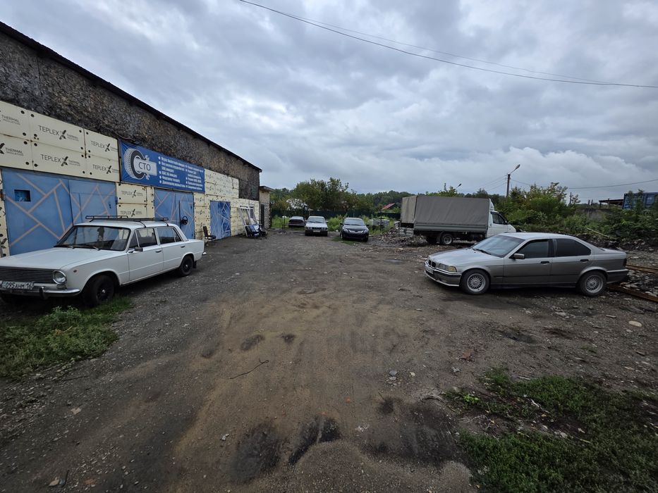 Продам сто возле трассы