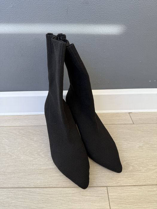 Продам чулочные ботильоны.