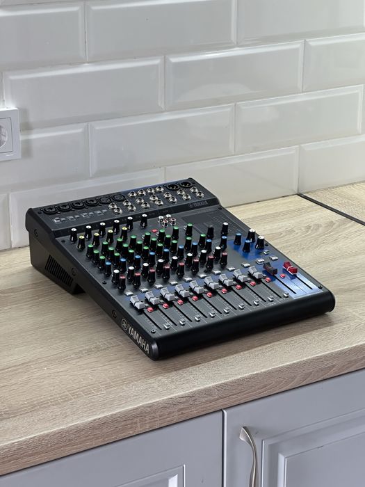 Микшер yamaha mg12xu