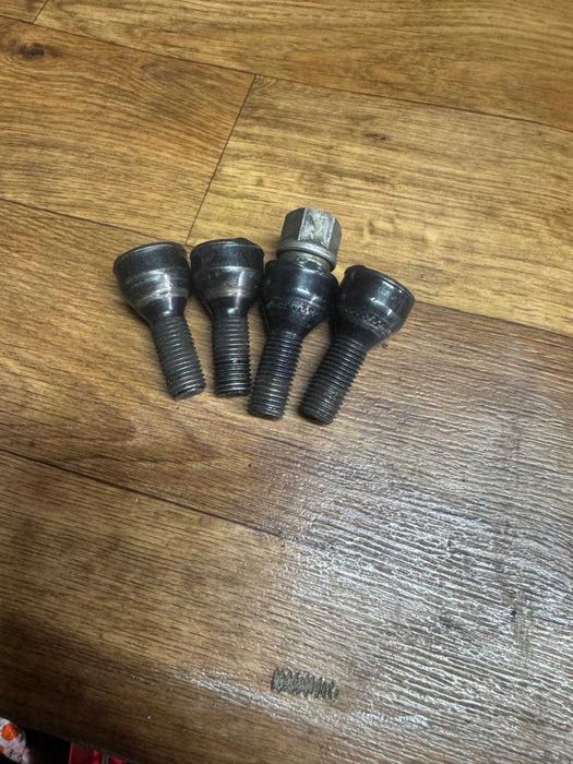 Секретные болты на колеса БМВ Х5 Е53, Е39