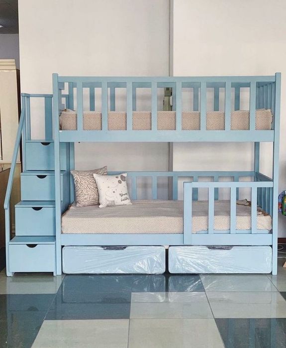 Двухьярусная кровать