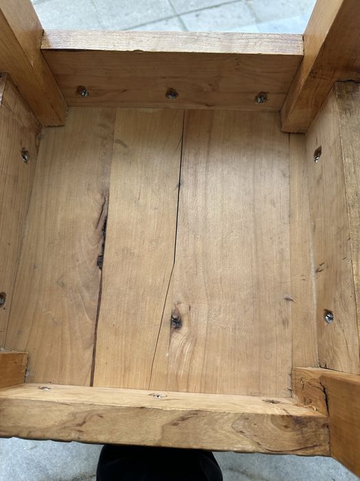 Комплект ръчно резбовани шведски табуретки.Винтидж скандинавски стил