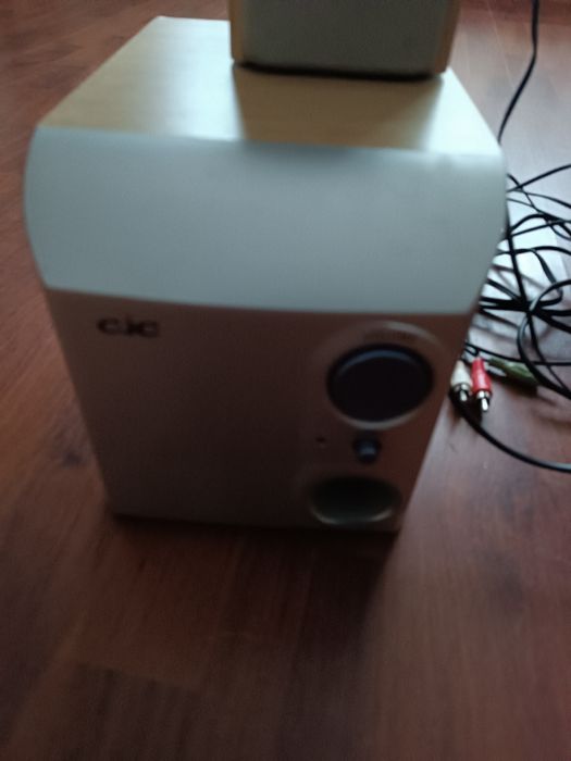 Subwoofer+stație+2sateliti.