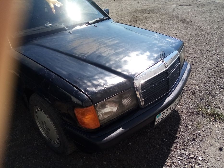 На полном ходу мерс 190