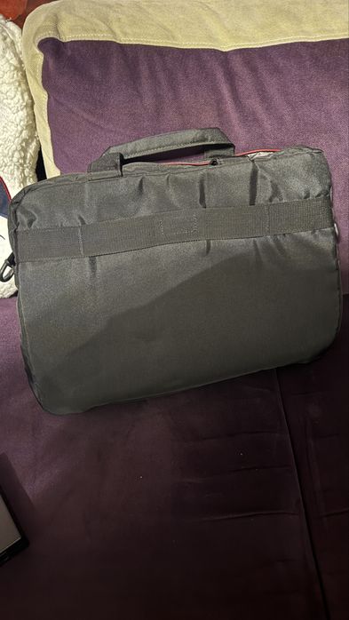 Чанти за лаптоп и зарядно HP